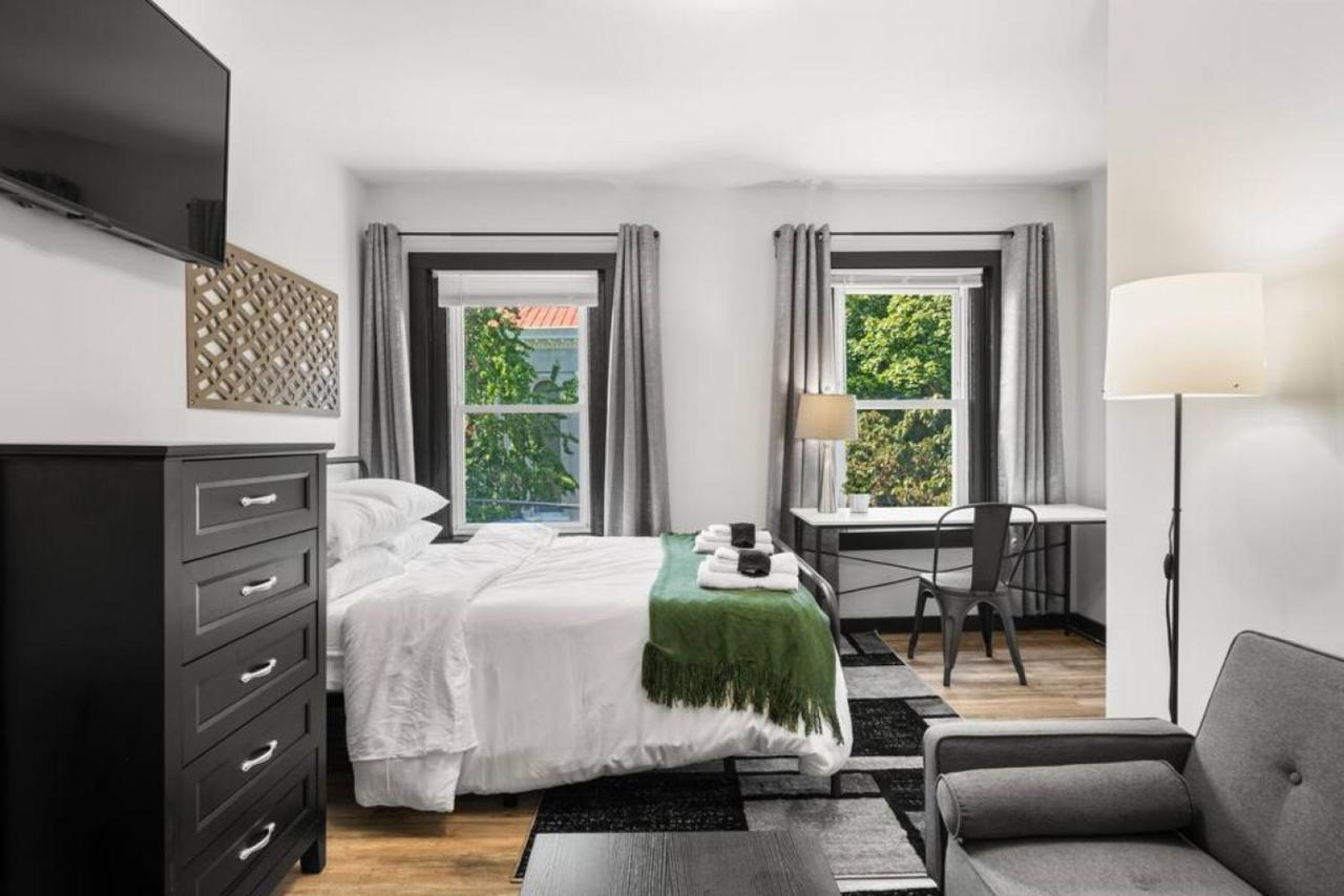 Apartment Center Philly Home, Cozy 1-br, Ideal Location For 4 Guests!