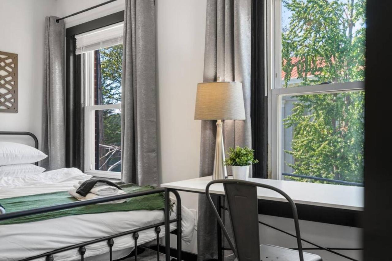 Center Philly Home, Cozy 1-br, Ideal Location For 4 Guests!